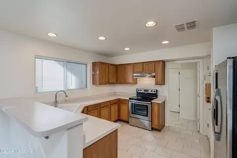 3852 E Sun View Ct, Tucson, AZ 85706 photo 14
