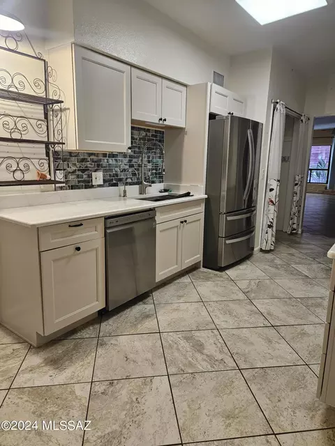 9253 E Desert Sands Ln, Tucson, AZ 85710
