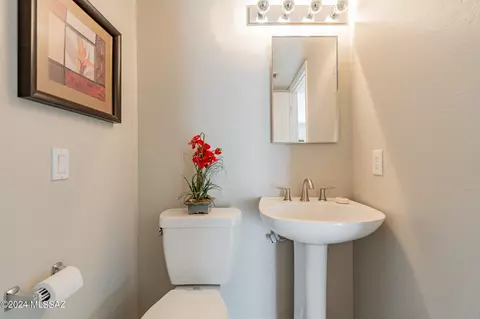 Bath - 10970 E Fourwing Pl, Tucson, AZ 85748 photo 2 of 5