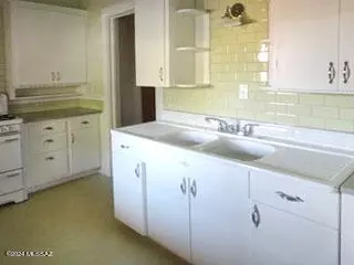 Kitchen - 35 E University Blvd, Tucson, AZ 85705 photo 1 of 1