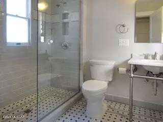 Bath - 35 E University Blvd, Tucson, AZ 85705 photo 3 of 4