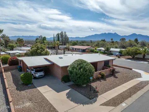 757 S La Bellota, Green Valley, AZ 85614