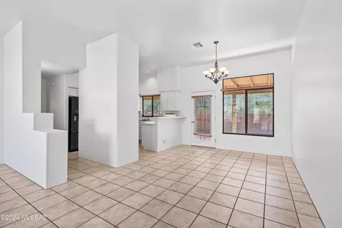 10650 E Migratory Pl, Tucson, AZ 85748 photo 8