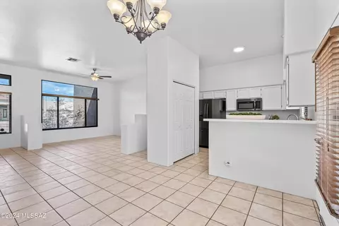 10650 E Migratory Pl, Tucson, AZ 85748 photo 9