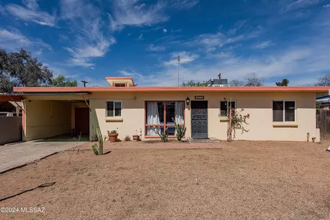 2420 S Hemlock Stra, Tucson, AZ 85713
