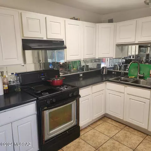4457 E 28th St, Tucson, AZ 85711