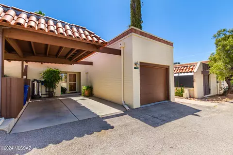 9784 E Calle Del Centinela, Tucson, AZ 85748