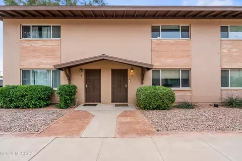 935 N Venice Ave #B, Tucson, AZ 85711