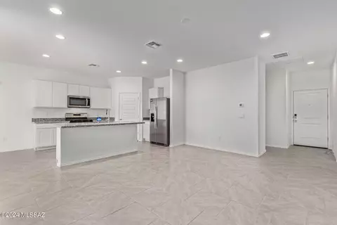 9732 E Gray Hawk Dr, Tucson, AZ 85730 photo 3