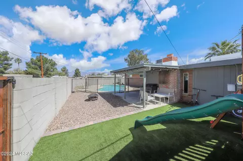 Exterior - 7389 E Sylvane Dr, Tucson, AZ 85710 photo 5 of 9