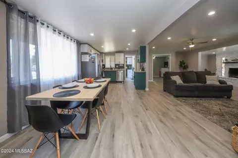 Dining - 7389 E Sylvane Dr, Tucson, AZ 85710 photo 1 of 2