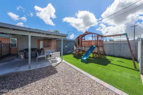 View/Area - 7389 E Sylvane Dr, Tucson, AZ 85710 photo 1 of 1