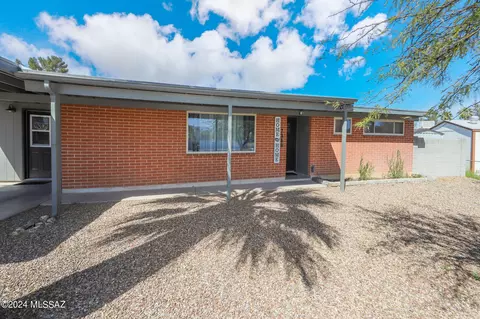 Exterior - 7389 E Sylvane Dr, Tucson, AZ 85710 photo 2 of 9