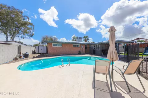 Exterior - 7389 E Sylvane Dr, Tucson, AZ 85710 photo 9 of 9