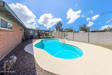 Exterior - 7389 E Sylvane Dr, Tucson, AZ 85710 photo 8 of 9