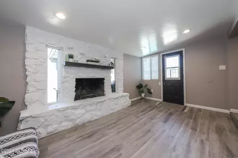 Living - 7389 E Sylvane Dr, Tucson, AZ 85710 photo 5 of 5