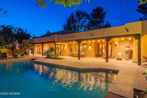6040 E San Cristobal St, Tucson, AZ 85715