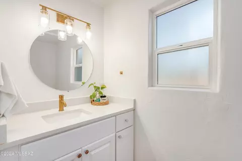 Bath - 2901 E Copper St, Tucson, AZ 85716 photo 2 of 5