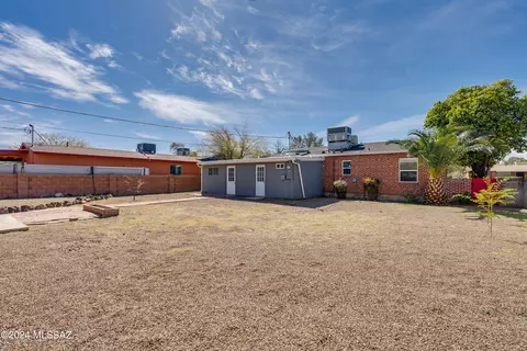 Exterior - 2901 E Copper St, Tucson, AZ 85716 photo 11 of 15
