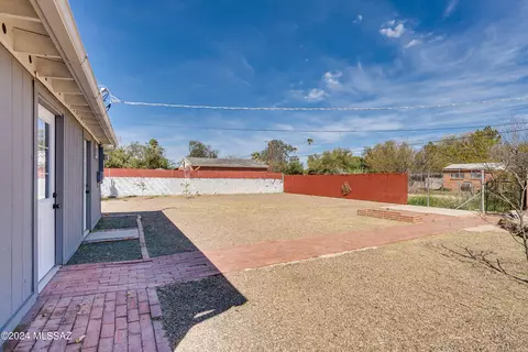 Exterior - 2901 E Copper St, Tucson, AZ 85716 photo 8 of 15