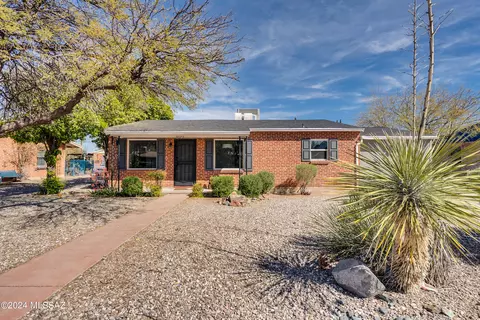 2901 E Copper St, Tucson, AZ 85716