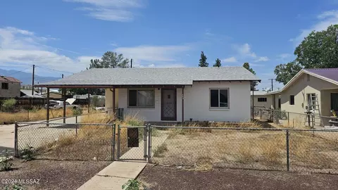 704 S 10th Ave, Safford, AZ 85546