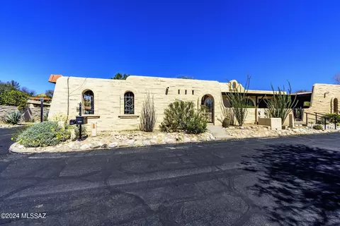 5259 N Tigua Dr, Tucson, AZ 85704