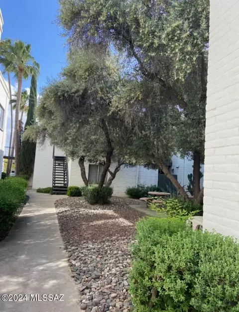 8450 E Old Spanish Trl #144, Tucson, AZ 85710
