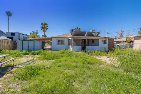 Exterior - 5639 E 34th St, Tucson, AZ 85711 photo 7 of 9