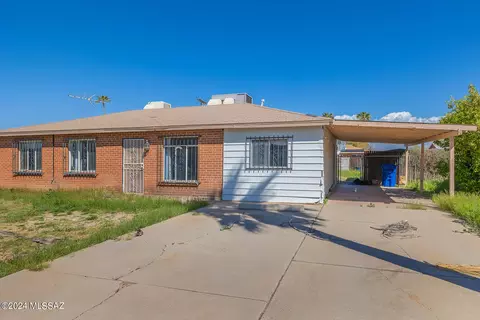 Exterior - 5639 E 34th St, Tucson, AZ 85711 photo 2 of 9