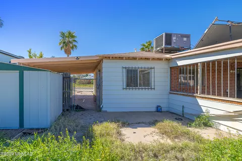 Exterior - 5639 E 34th St, Tucson, AZ 85711 photo 8 of 9