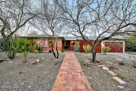 4237 E Kings Rd, Tucson, AZ 85711
