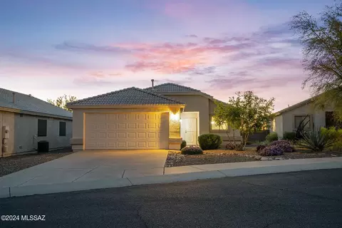 2570 W Cezanne Cir, Tucson, AZ 85741