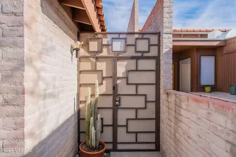 1990 E Campbell Ter, Tucson, AZ 85718