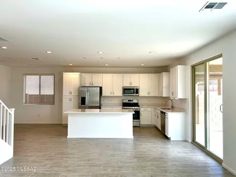 11924 E Mccready Pl, Vail, AZ 85641 photo 5