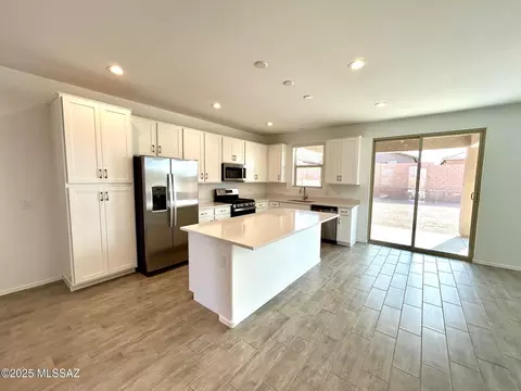 11924 E Mccready Pl, Vail, AZ 85641 photo 4