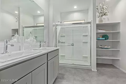 Bath - 9702 E Gray Hawk Dr, Tucson, AZ 85730 photo 2 of 2