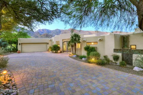 6664 N Avenida De Las Palazas, Tucson, AZ 85750