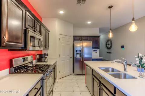 Kitchen - 12252 E Domnitch Dr, Vail, AZ 85641 photo 3 of 5