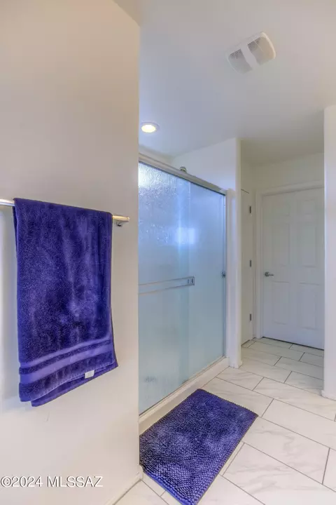 Bath - 12252 E Domnitch Dr, Vail, AZ 85641 photo 3 of 4