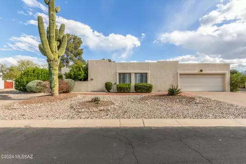 7008 E Calle Cerca, Tucson, AZ 85715