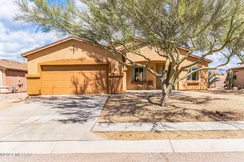 8422 W Avecenna St, Tucson, AZ 85757