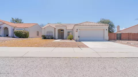 9558 N Crestone Dr, Tucson, AZ 85742
