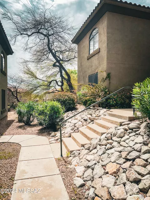 5751 N Kolb Rd #37101, Tucson, AZ 85750