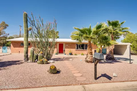 7431 E Calle Madero, Tucson, AZ 85710