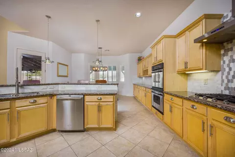 Kitchen - 13982 E Sage Hills Dr, Vail, AZ 85641 photo 2 of 5