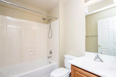 Bath - 14056 E Fairway Bluff Ct, Vail, AZ 85641 photo 6 of 6