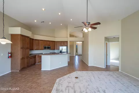 Kitchen - 14056 E Fairway Bluff Ct, Vail, AZ 85641 photo 4 of 4