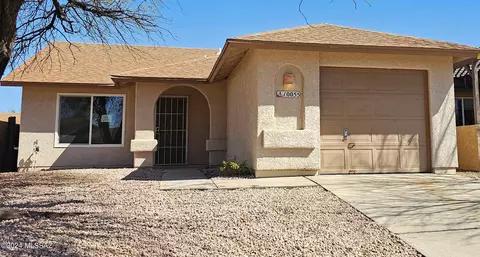 10055 E Autumnwind Pl, Tucson, AZ 85730