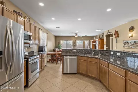 Kitchen - 12642 E Nona Ln, Vail, AZ 85641 photo 3 of 7